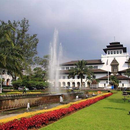 Hotel Naval Bandung Exteriör bild